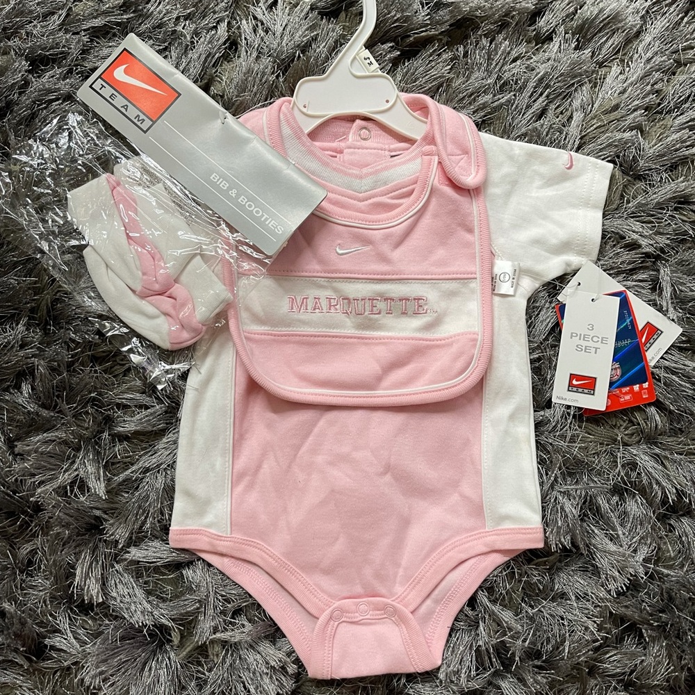Nwt Nike Marquette Golden Eagles  Onesie set 6/9 m